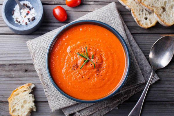 Bisque aux tomates et basilic